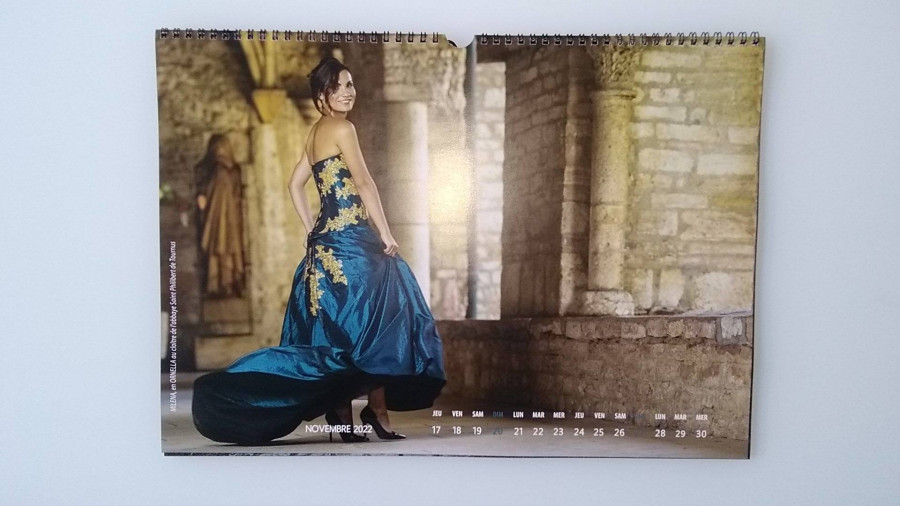 CALENDRIER MURAL A3 HAUTE COUTURE